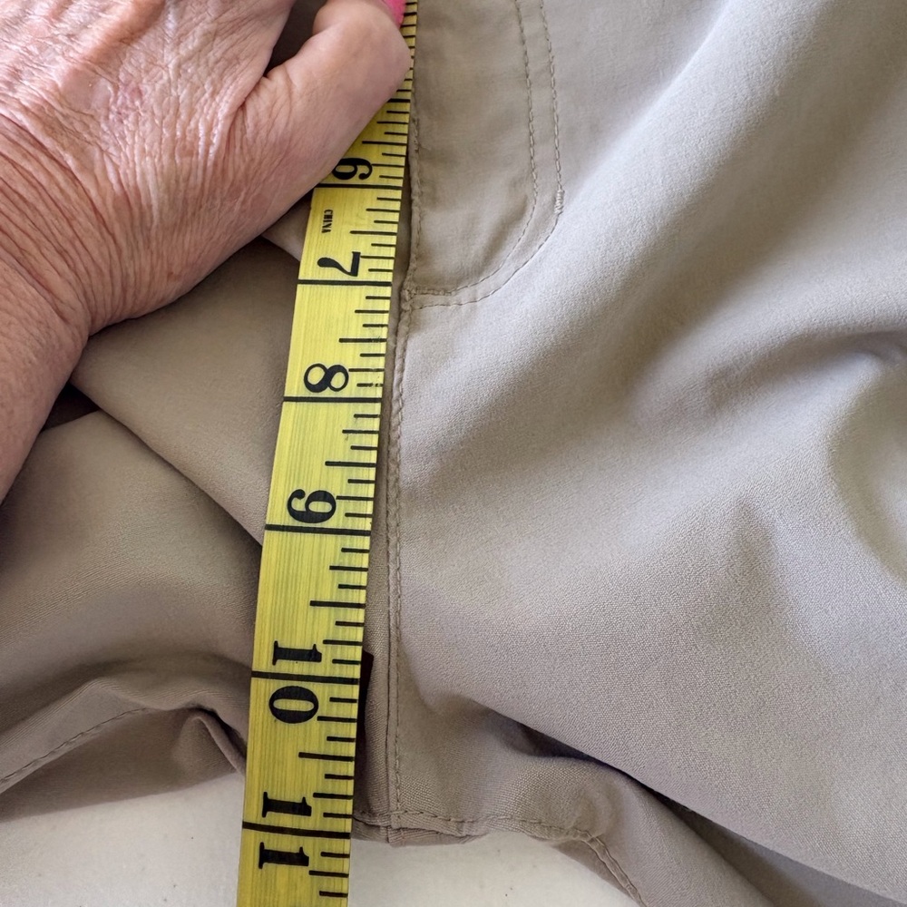 Eddie Bauer Size 16 Tan Hiking Shorts 7” Inseam Outdoors Utility Activewear - Picture 11 of 12